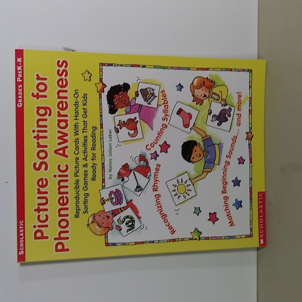 Scholastic sorting for phonemic awareness
